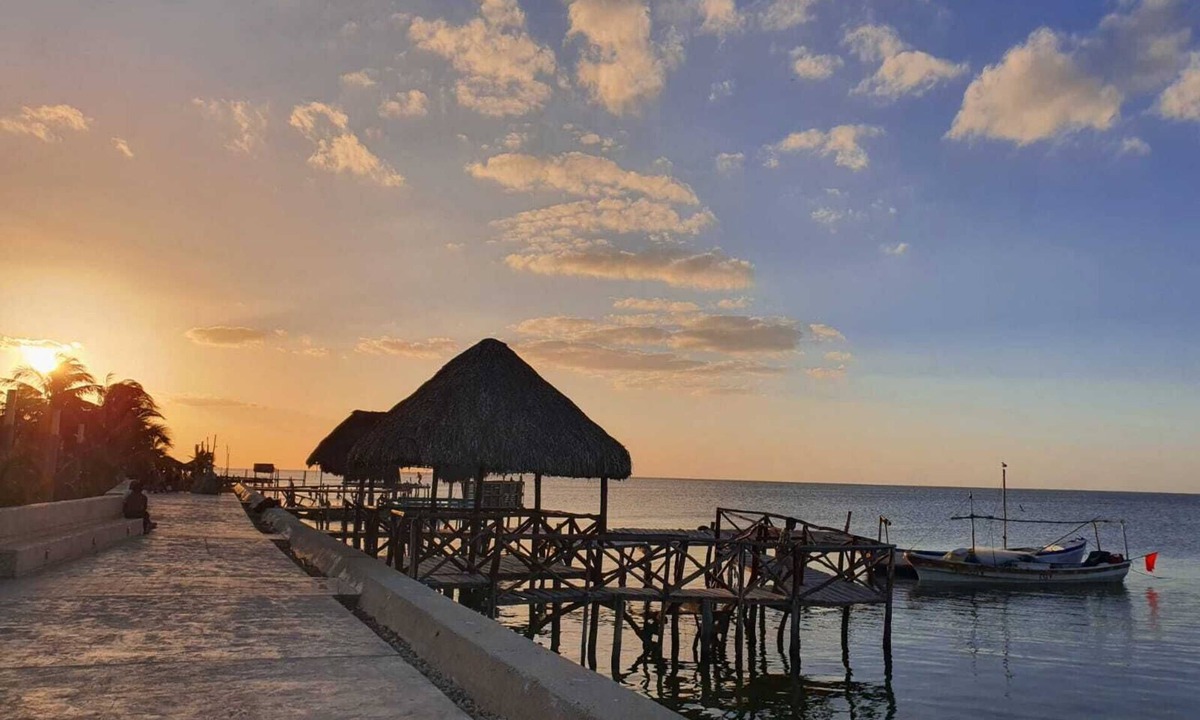 Yucatan Peninsula House | Habitación Frente al Malecon en Casa Azul Cielo