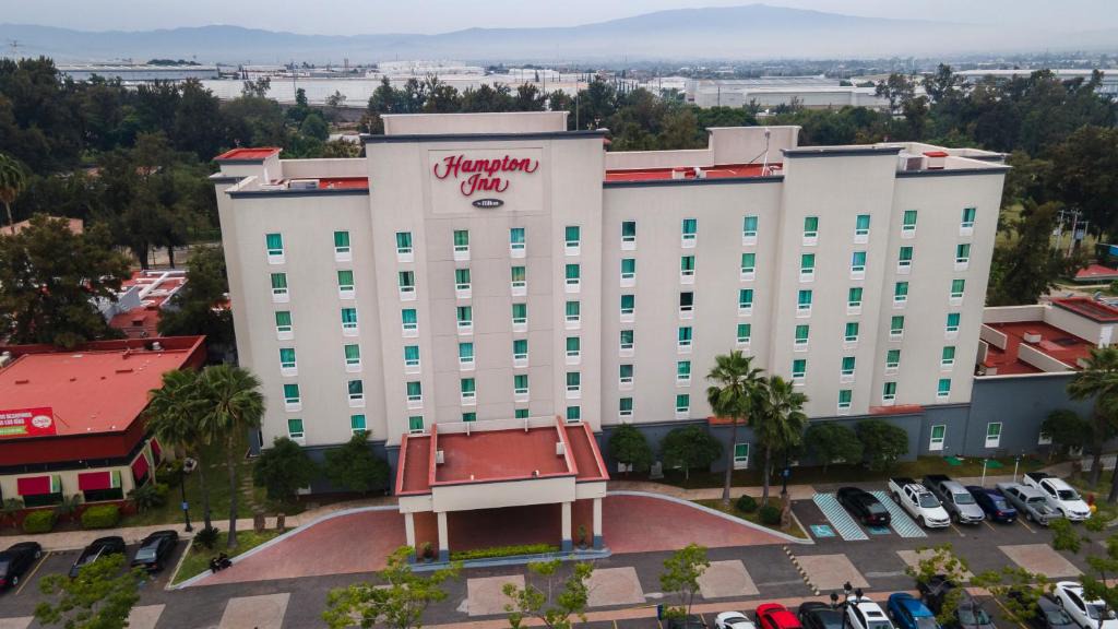 San Pedro Tlaquepaque Hotel | Hampton Inn by Hilton Guadalajara-Aeropuerto
