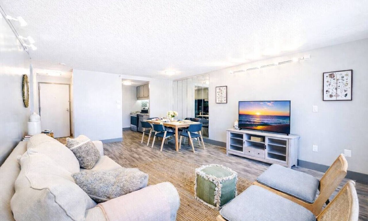Downtown Hartford Condo | Hartford Home w/Skyline Views near Bushnell Park!