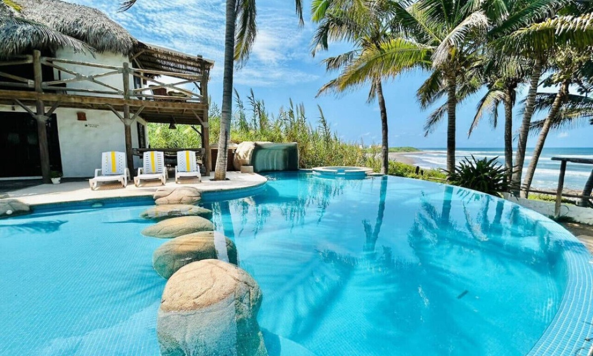 Elota Condo | Hermosa habitación hotelera frente al mar