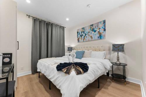 West Bend House | High Park Retreat: Modern Styled 2B/2B in Toronto!