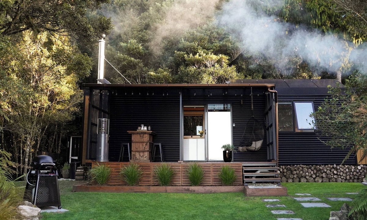 Hokitika Cabin | Hightide River Escape - w/Outdoor Bath.