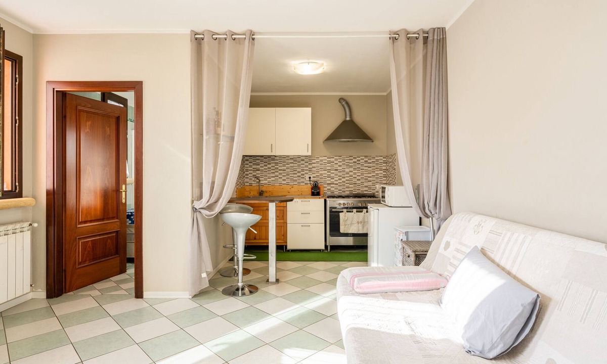 Massa e Cozzile House | Holiday Home Casa Olly with Garden