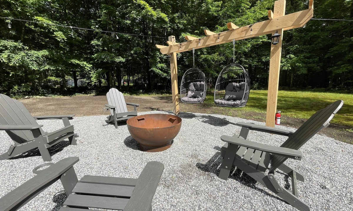 Chocorua House | HOT TUB & FIRE PIT White Mountains near North Conway