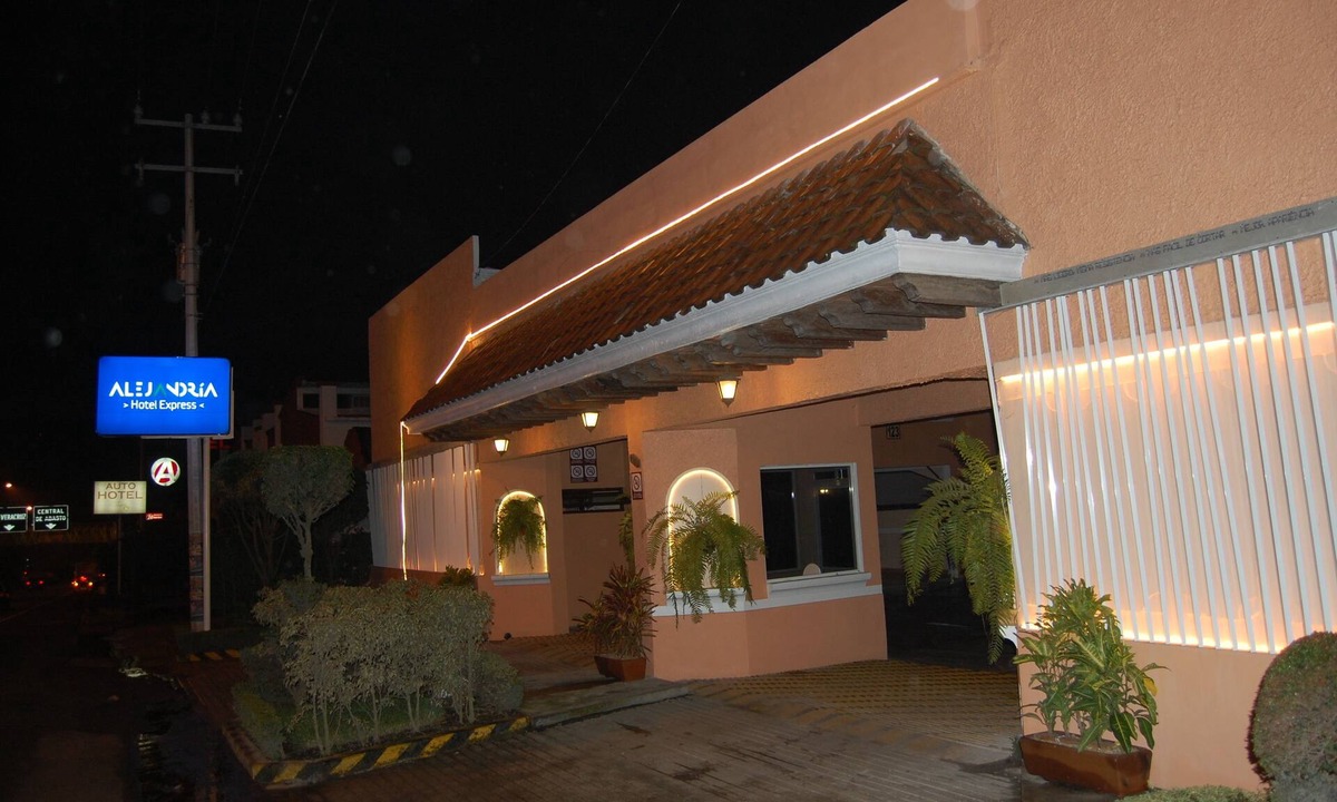 Emiliano Zapata Hotel | Hotel Express Alejandría