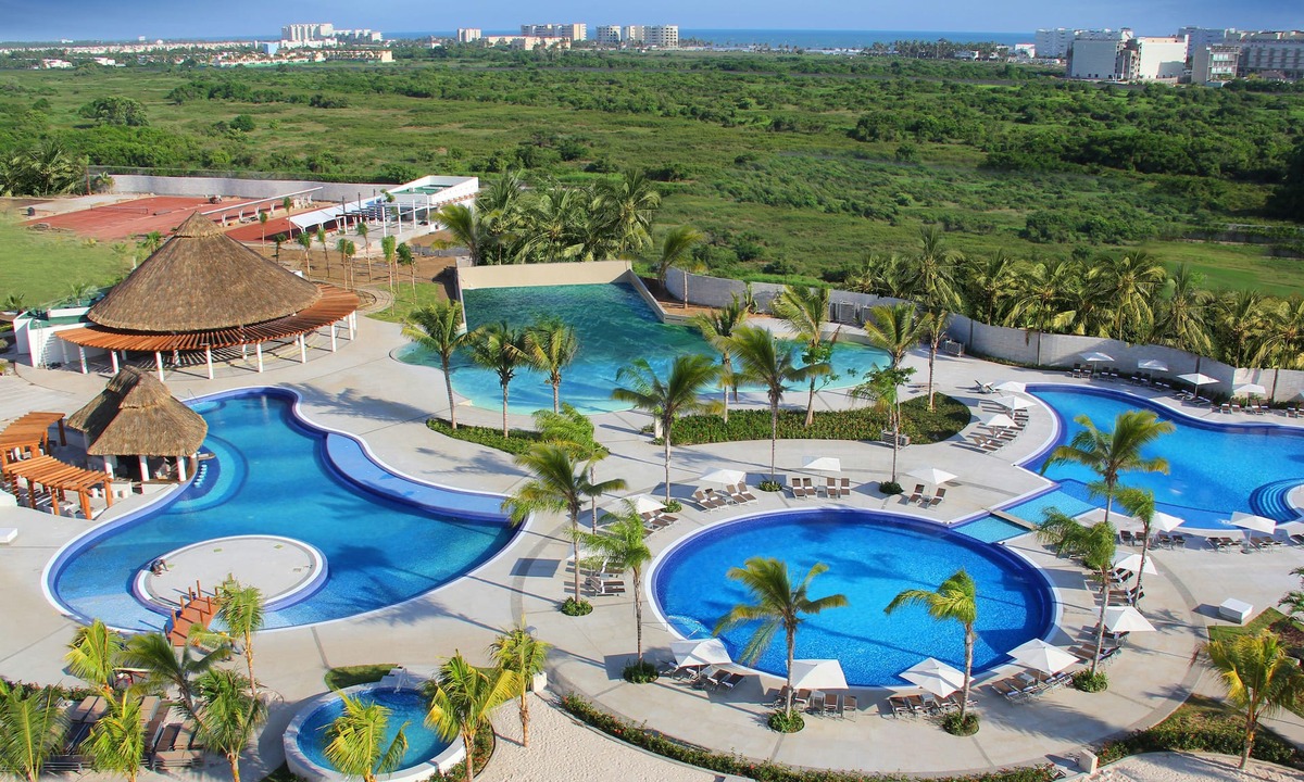 Puente del Mar Resort | Hotel Palacio Mundo Imperial
