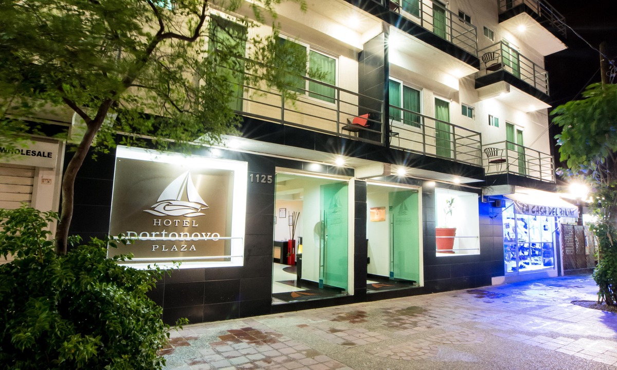 Colonia 5 de Diciembre Hotel | Hotel Portonovo Plaza Malecon