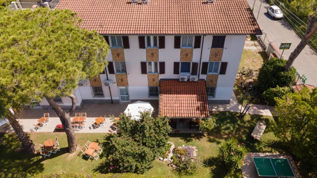 Marina di Massa Hotel | Hotel Villa Giada