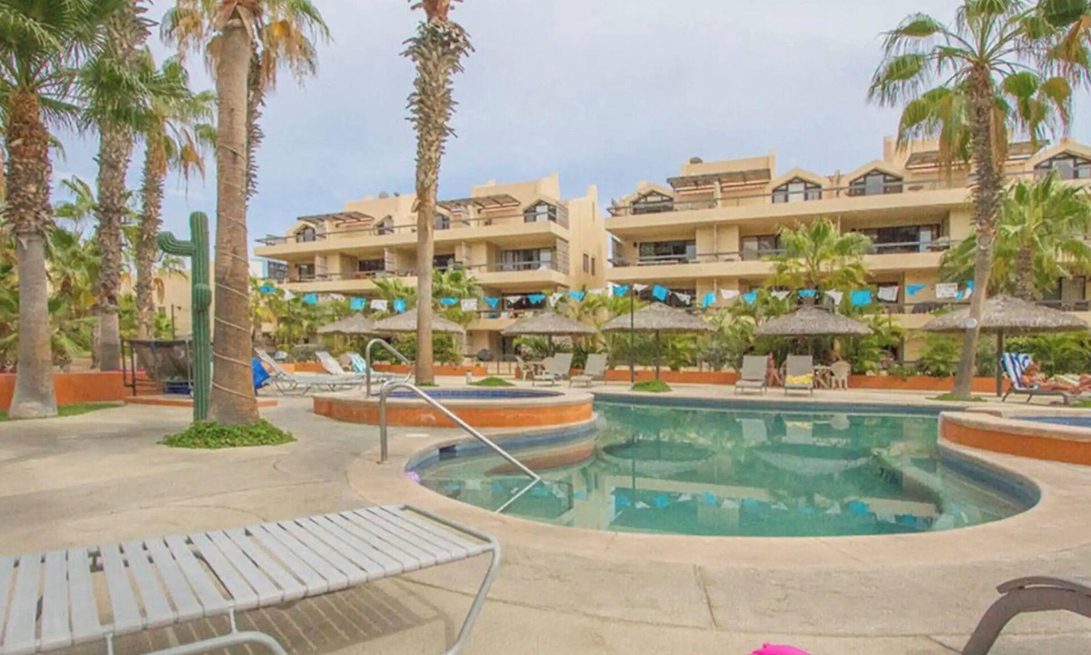 Campo de Golf Fonatur Condo | Hotel Zone condo, walking distance beach, pools and Jacuzzi, a centric place