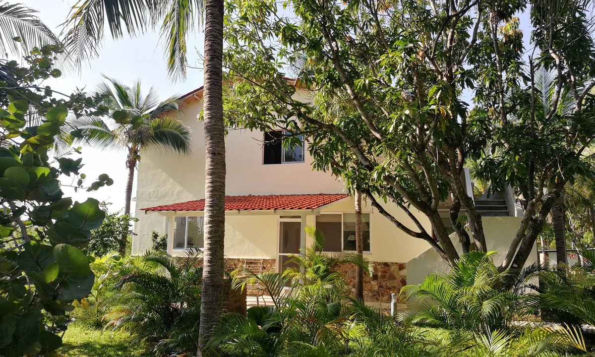 Acapulco House | House between lagoon and ocean - 2min walk from the beach