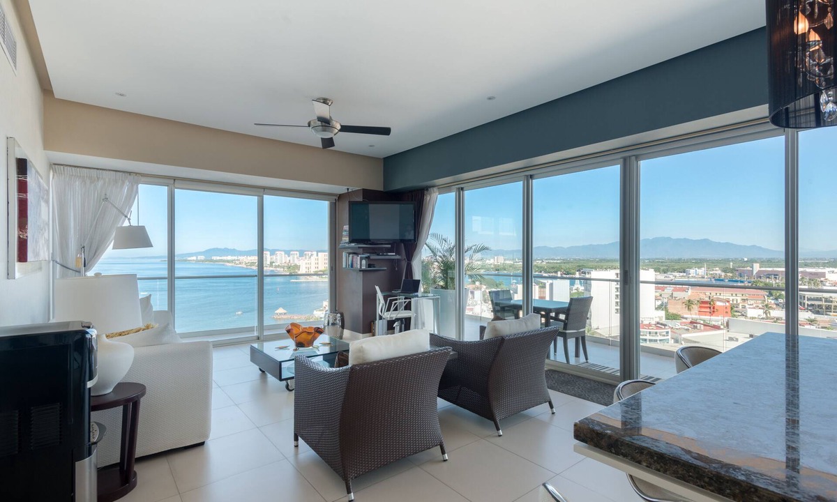 Icon Ocean Beach | North Hotel Zone