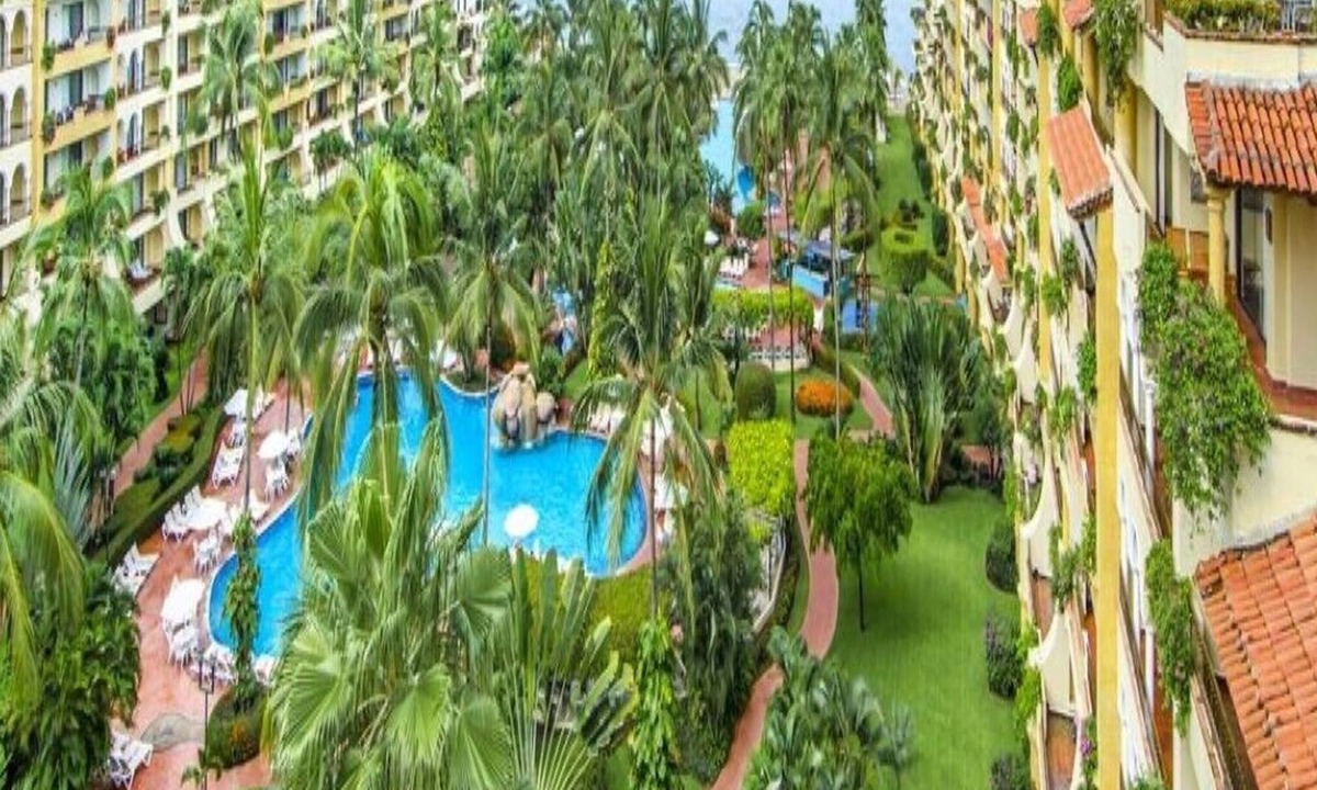 Marina Vallarta Condo | Impeccable Oceanfront Puerto Vallarta Suite with stunning views