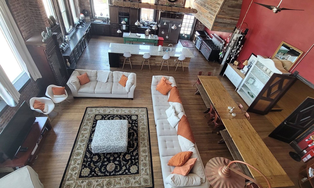 Sandusky House | Indoor Basketball Court, Movie Theatre & Rooftop-Private 3rd floor Penthouse!