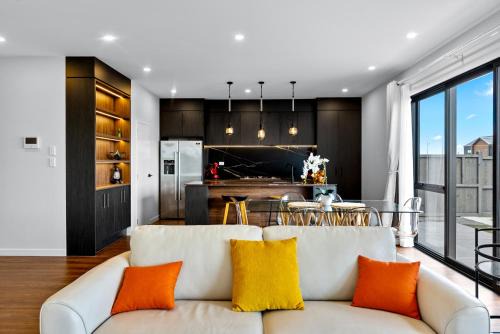 Karaka House | Its a bit country and a bit town