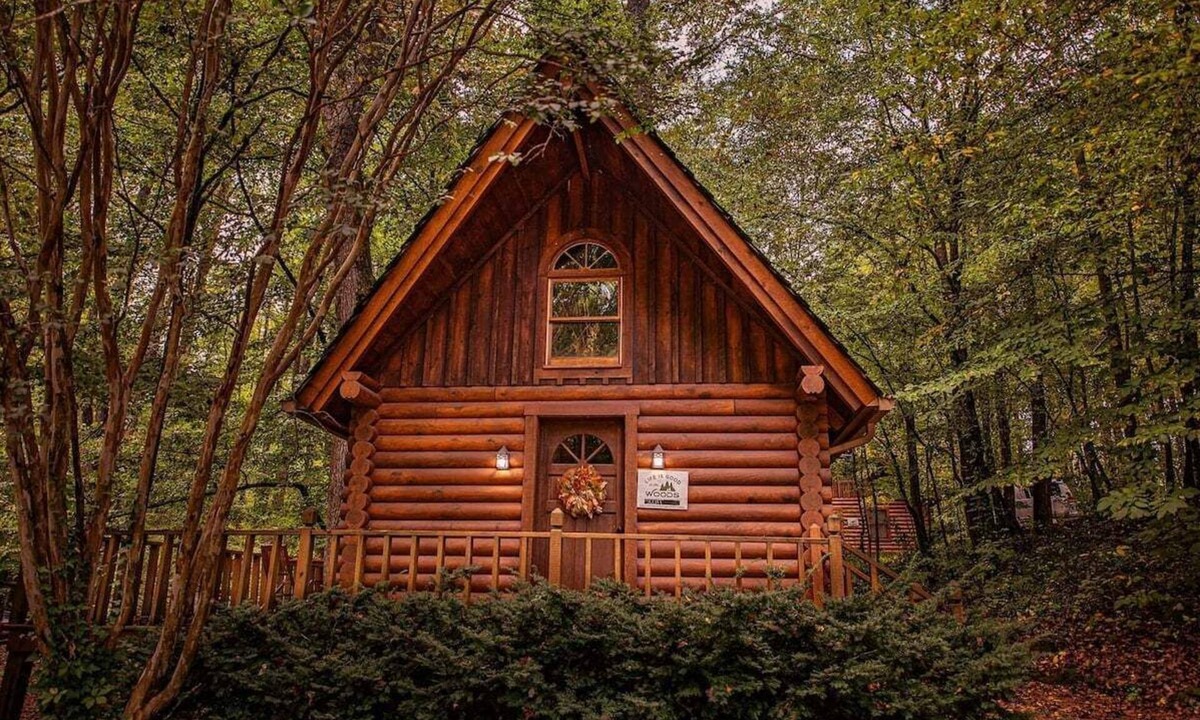 Benton Apartment | Ivy Cottage | Cute Cottage Along The Ocoee River