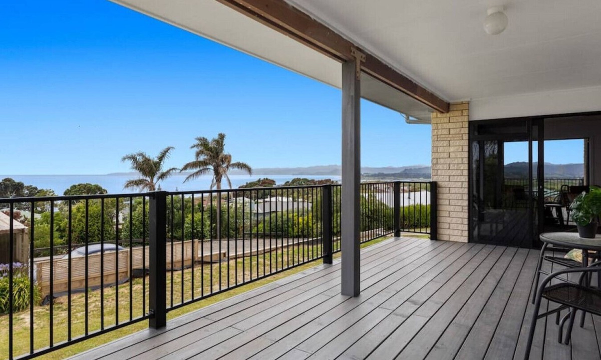 Waiotahi House | Kate and Harry's - Waiotahe