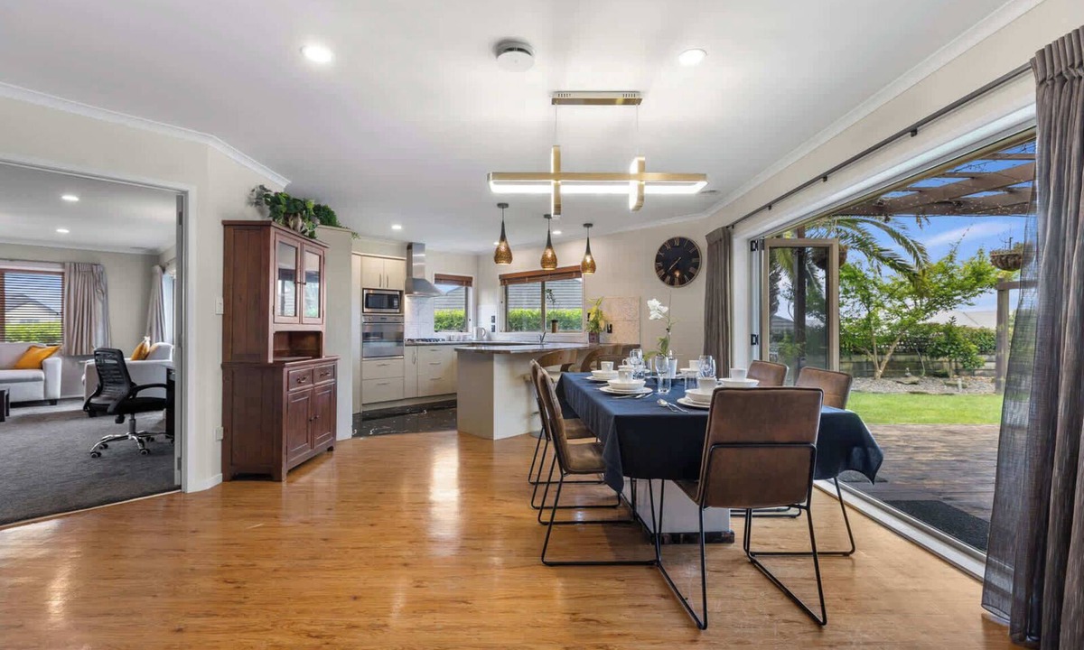 Owhata House | Kererū Corner | 4 Bed, 2 Bath Lynmore Escape