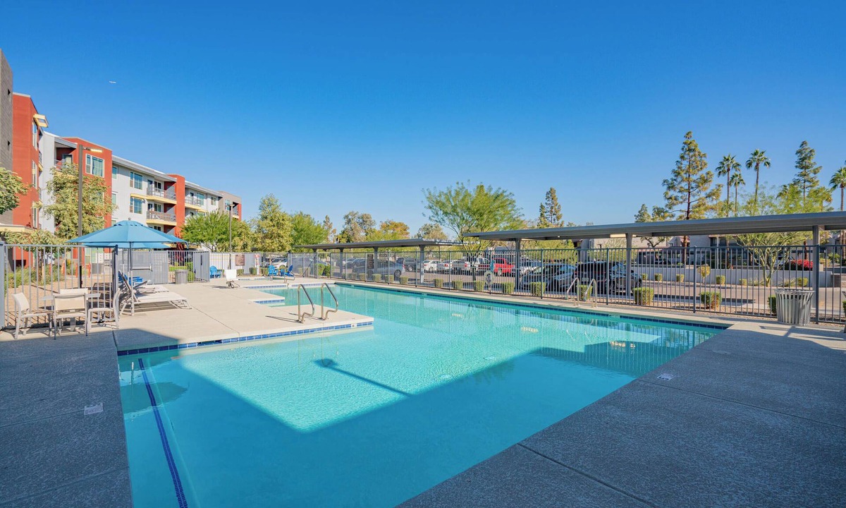 Tempe Apartment | KLVG - V on Broadway