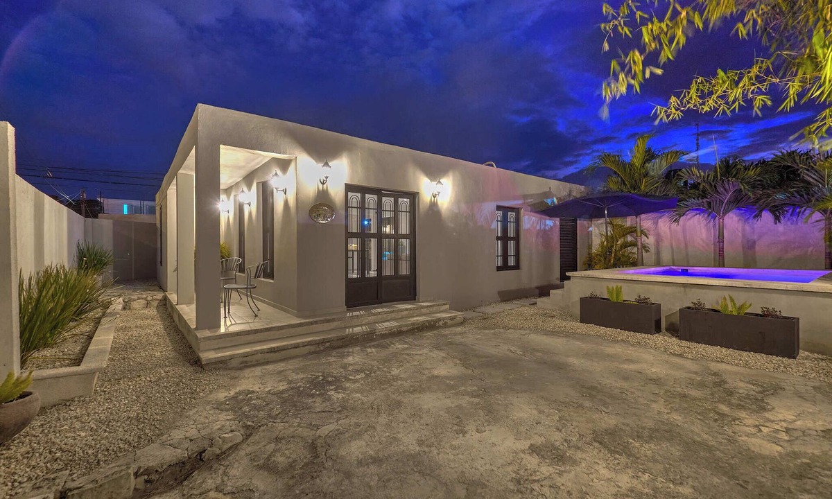 Centro House | La Casa Del Rincon, with Pool. Perfect for Adventurers or Business Travelers!