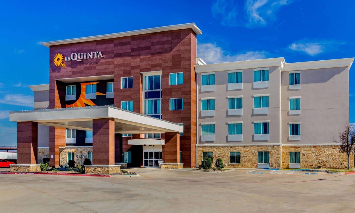 Roanoke Hotel | La Quinta Inn & Suites by Wyndham Northlake Fort Worth