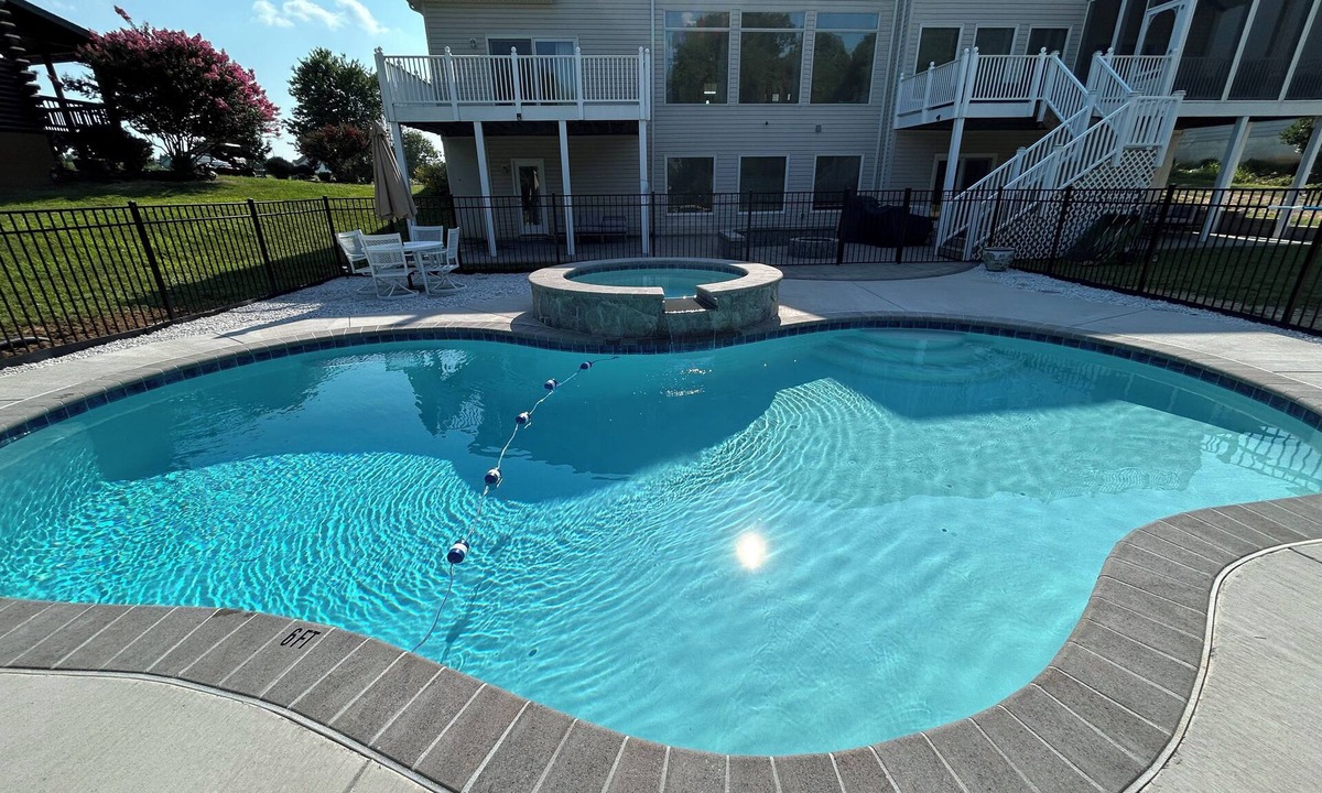 Livingston House | Lake Anna Waterfront Retreat Private Pool, Spa & Game Room Sleeps Large Groups