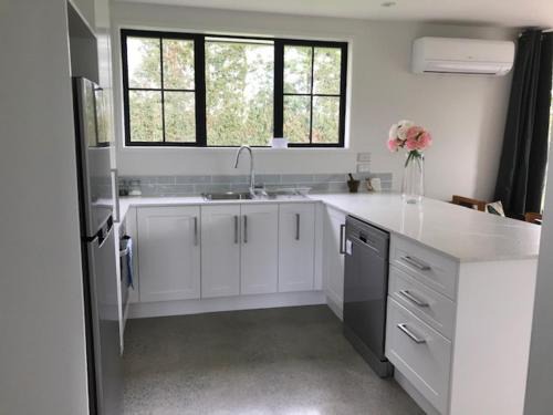 Karapiro House | Lakin' it easy Cottage