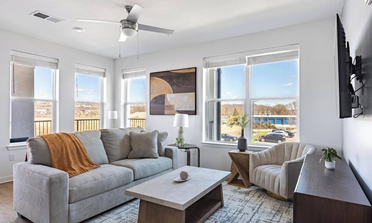 Dayton Apartment | Landing | Modern 2BD in Manhattan Harbour