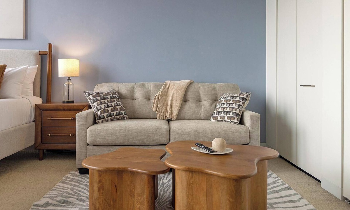 Downtown Hartford Apartment | Landing | Stylish Studio, Gym