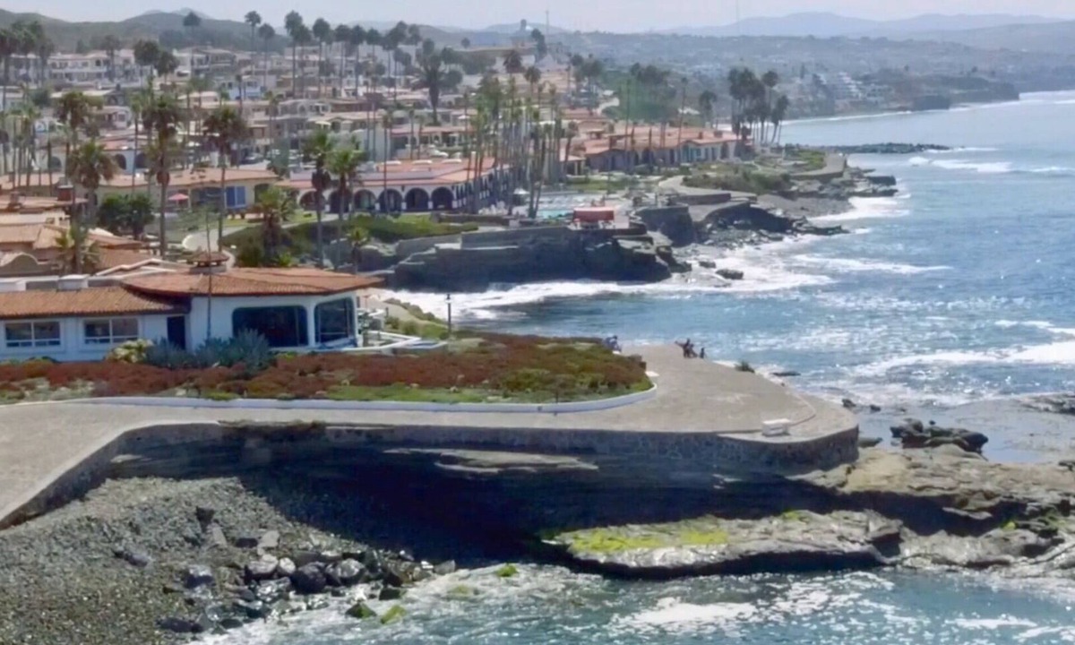 Las Gaviotas House | Las Gaviotas point 220* Views, beach front, 4br, Courtyard, private ht. tub pool