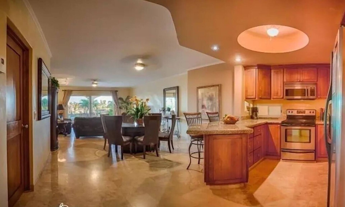 Zona Hotelera Condo | Las Mananitas-Awesome Luxury Beachside Condo in Cabo!