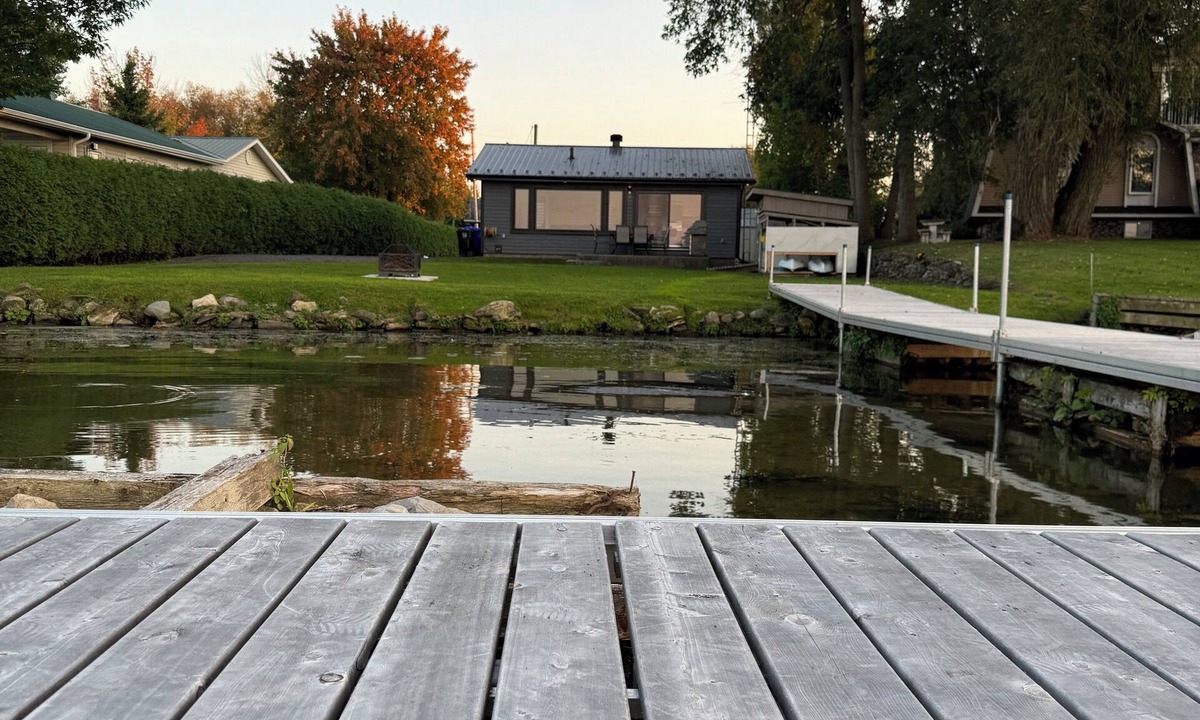 Saint-Anicet Cottage | Le 4672 home in Saint-Anicet