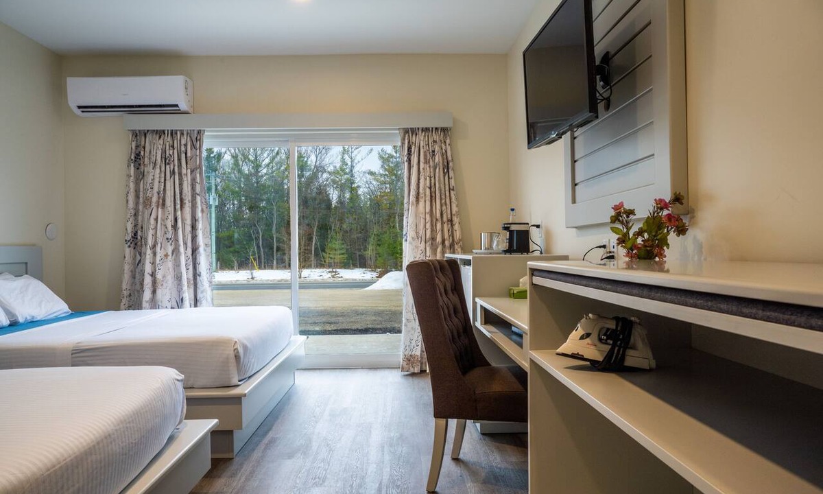 Flesherton Hotel | Leelas Villa Inn Flesherton