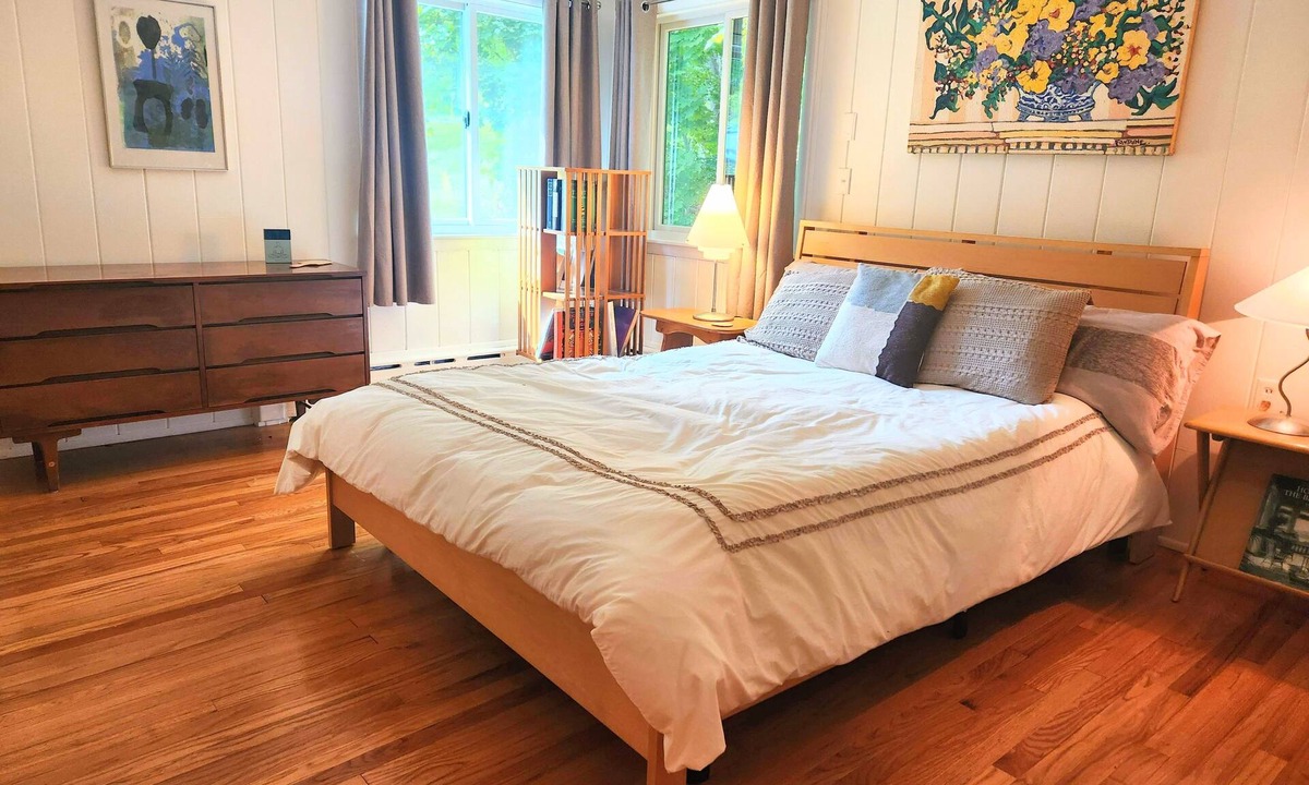 Lenox House | Lenox Interlude Stylish Retreat Views, Central Air, Walk to Town