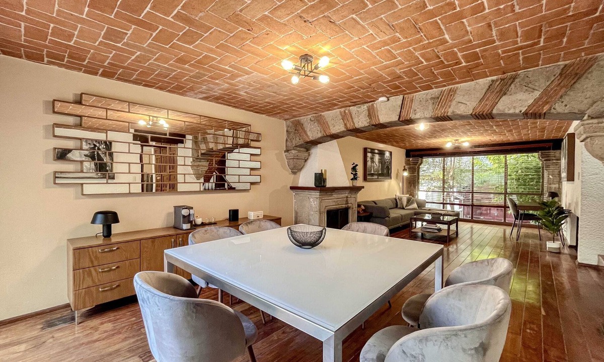 Del Carmen House | Live the City at the emblematic Coyoacan