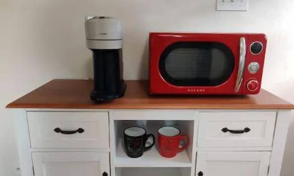 Kettering House | Lively 2 BR w/AC Near Hospitals And Fraze Pavilion
