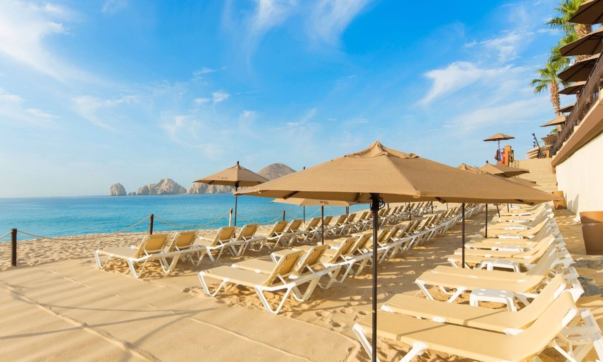 Los Cabos Resort | Located on the pristine medano beach