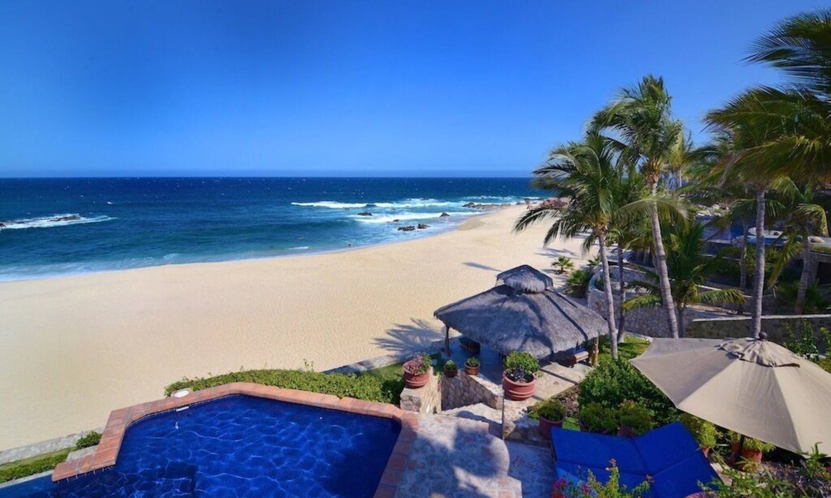 Rancho Cerro Colorado House | LOCATION! LOCATION! LOCATION! Ocean-front Villa