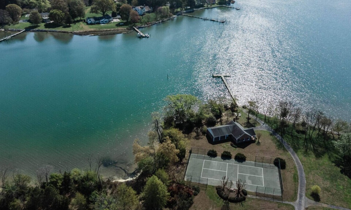 Royal Oak House | Loon Cottage on Irish Creek