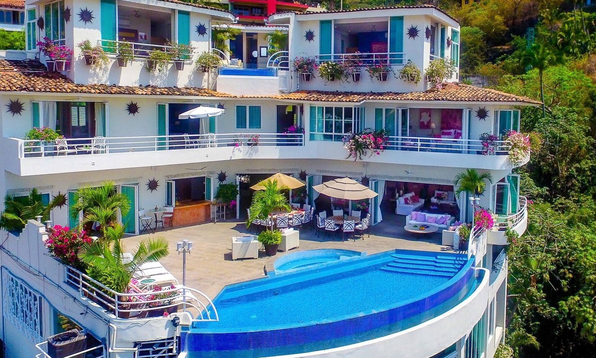 Romantic Zone Villa | Los Muertos Beach Luxury Villa rental for 20 people