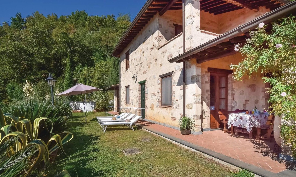 Camaiore House | Lovely home in Camaiore -LU- with WiFi