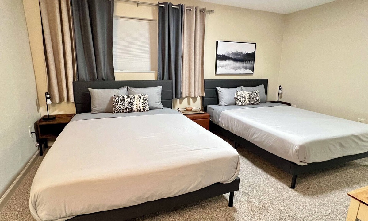 Midtown Anchorage Apartment | Lower Grape, Midtown Home 3bed&1bath