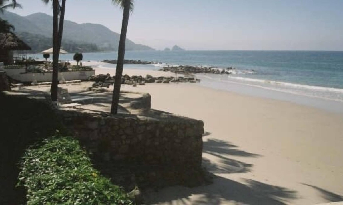 South Shore Hotel Area Villa | Luxurious Beachfront Villa, 3 Master Suites, Spectacular Views