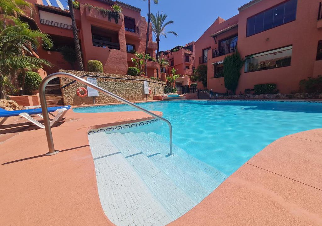 Nikki Beach Apartment | Luxury 2-Bed Apartment Elviria - Pool Sauna & gym