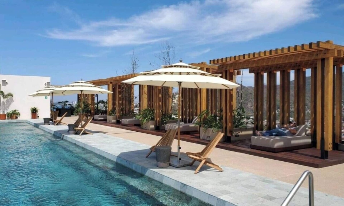 Romantic Zone Apartment | Luxury 2BR, 2 BA in coveted 105° Sailview *