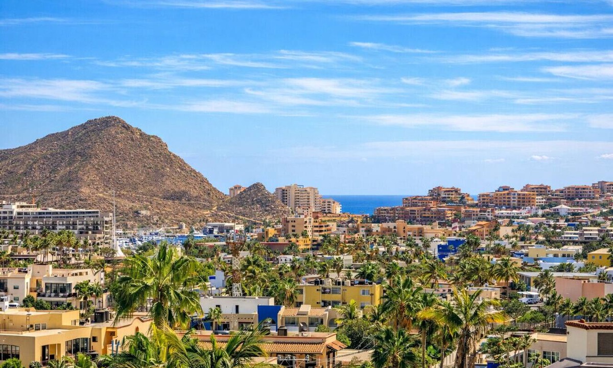 Downtown Cabo San Lucas Apartment | Luxury Cabo Studio | Rooftop Pool, Hot Tub & Walk to Beach