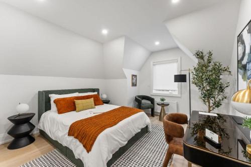 Keelesdale - Eglinton West Apartment | Luxury Deluxe 1 BR - 1 Bed - New Build - Near Downtown