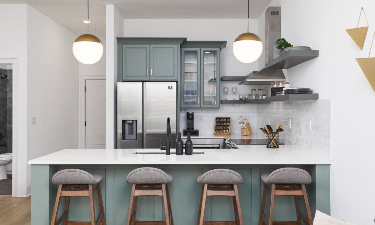 Cleveland Park House | Luxury Design, Close to Broadway - 4 Beds, 2 Bedrm