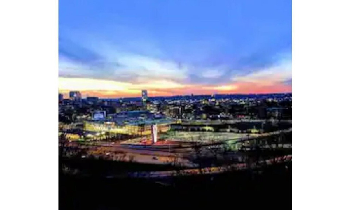 Mount Adams House | Luxury DOWNTOWN/Mt. Adams SPECTACULAR VIEWS! NO CLEANING FEES!