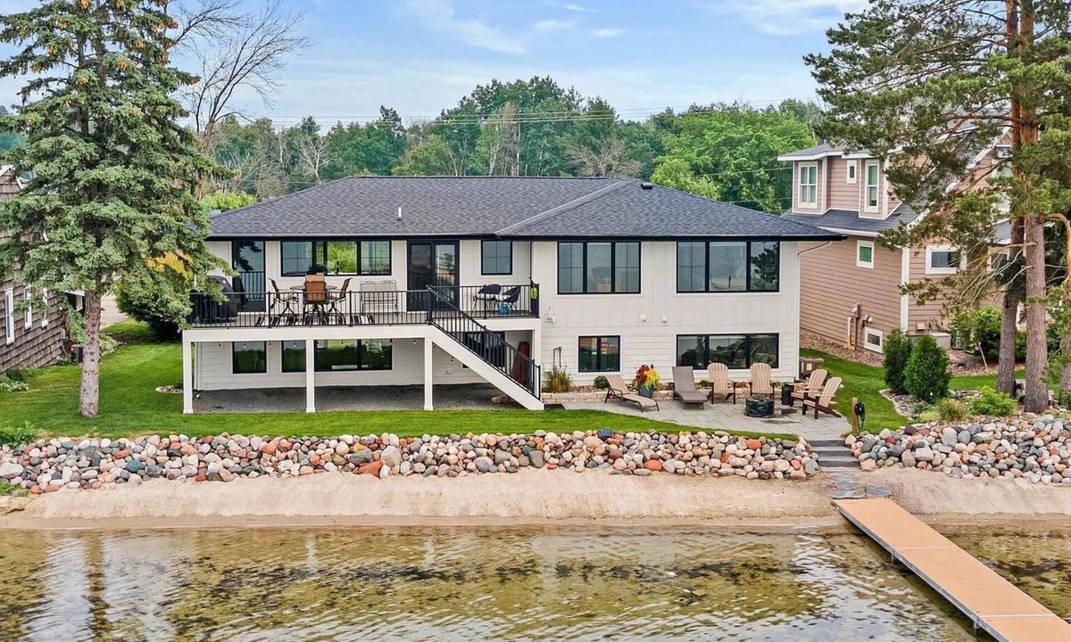 Shoreview House | Luxury Lakefront Retreat with Hot Tub and Private Beach - Sleeps 14
