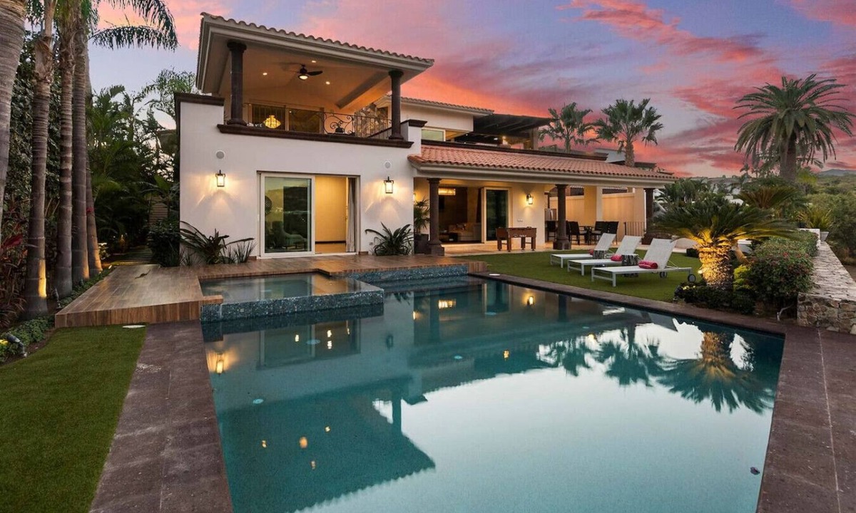 Palmilla House | Luxury Palmilla Estate · Sleeps 16 · Private Members Dunes Club Access, Pool, Golf Cart & Concierge Incl.